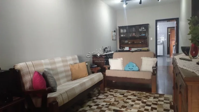 Imagem Explore este encantador sobrado em estilo colonial localizado no Butantã, com fácil acesso ao Metr...