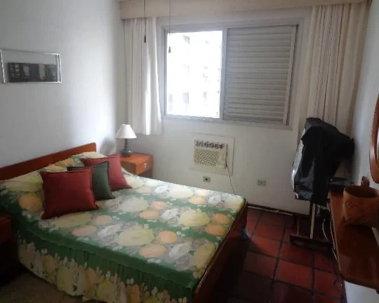 Imagem Apartamento reformado nas Pitangueiras aceita permuta: 3 quartos, 1 suíte, 3 banheiros, 130m² de área.