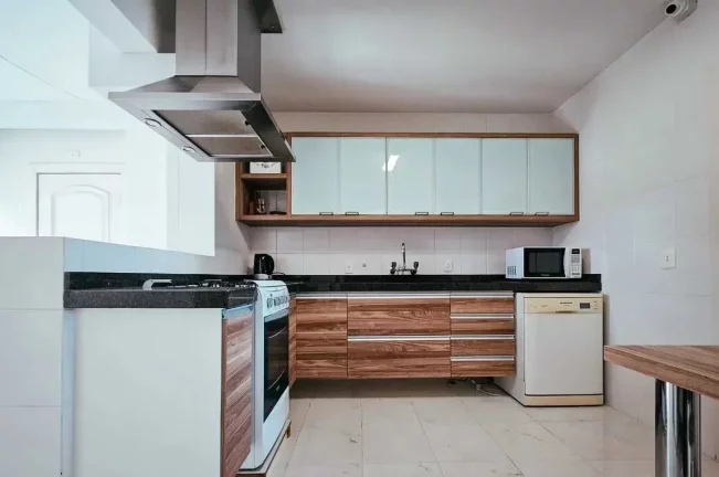 Imagem Apartamento Vista Mar com 3 dormitórios sendo 1 suíte e 1 vaga de garagem em Balneário Camboriú