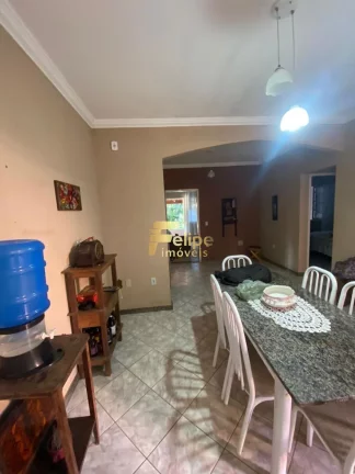 Imagem CASA À VENDA NA PONTA DA FRUTA COM 3 QUARTOS SENDO 1 SUÍTE