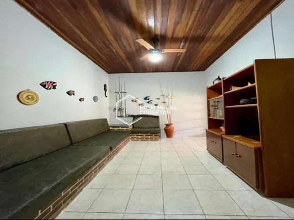 Imagem Excelente opção de investimento, perfeita para casa de veraneio ou locação de temporada, com gra...