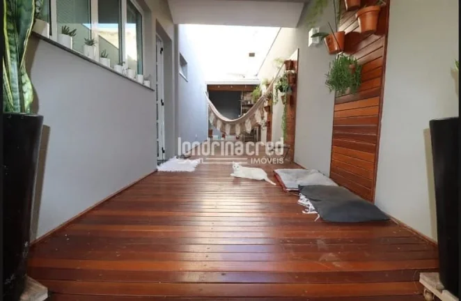 Imagem Casa à venda no Jardim Neman Sahyun em Londrina com 3 quartos, 1 suíte, 4 vagas de garagem, 140 m² de área útil , ótima oportunidade agora!