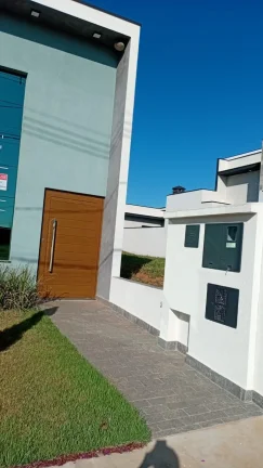 Imagem Imperdível Casa em Condomínio à Venda em Sorocaba-SP, no Bairro Wanel Ville - 3 Quartos, 1 Suíte, 3 Salas, 2 Vagas - 135,80m² de Área