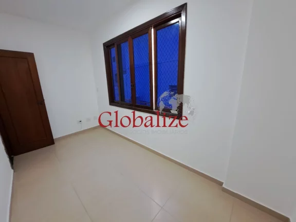 Imagem Apartamento à venda com 109m², 3 quartos, 2 banheiros, elevador, 1 quadra da praia por R$590.000,00 no Boqueirão em Santos