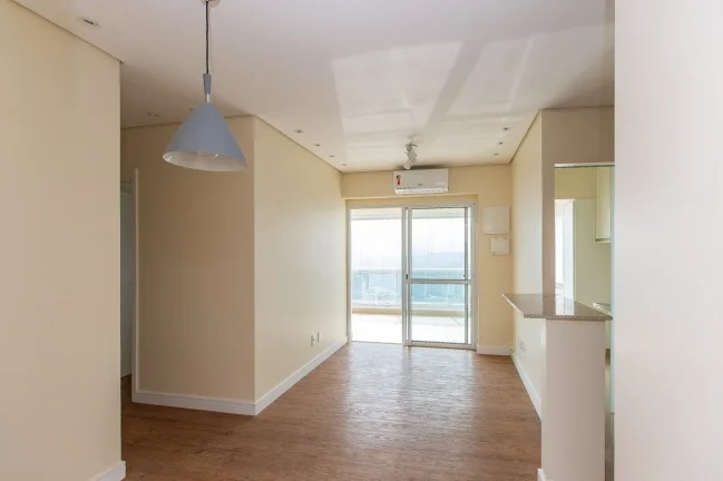 Imagem Apartamento 72M², 2Q, 1 Suíte, 2 Banheiros, 2 Vagas, Academia, Piscina, Churrasqueira, Piscina Aquecida e Coberta, Quadra Squash, Cinema, SPA, Gerador