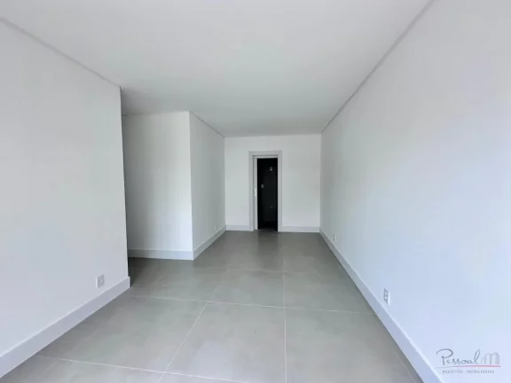 Imagem Apartamento exclusivo à beira-mar, localizado no prestigiado bairro João Paulo, em Florianópolis....