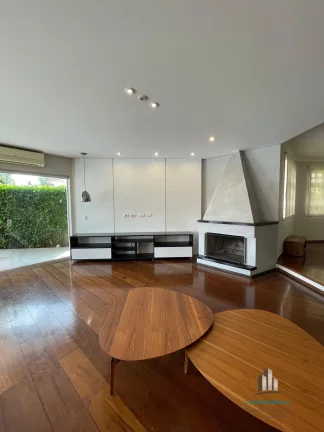 Imagem Casa em Condomínio de Alphaville para Locação com 4 Suítes e 4 Vagas