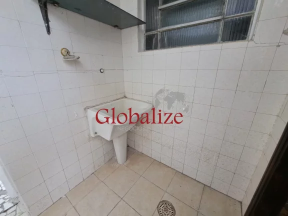 Imagem Casa à venda com 154m², 2 quartos, quintal, vaga para 3 carros por R$645.000,00 no Marapé em Santos