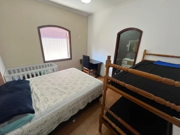 Imagem Maravilhosa Casa Isolada com Piscina na Guilhermina, Praia Grande