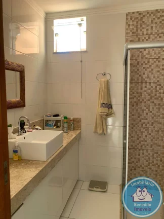 Imagem VENDO EXCELENTE CASA COM 04 DORMITÓRIOS EM PORTO SEGURO