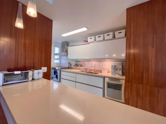 Imagem Imperdível! Apartamento à venda na Riviera de São Lourenço Módulo 07. 3 quartos, 1 suíte, 2 salas, 2 vagas de garagem. Confira!