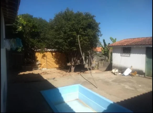 Imagem Casa disponível para venda e locação no bairro Anhumas.Conta 03 dormitórios, um banheiro social,...