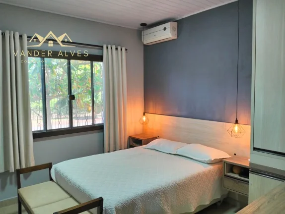 Imagem Imperdível: Casa à venda em Foz do Iguaçu-PR, bairro Jardim Bandeirantes, 3 quartos, 2 salas, 2 banheiros, 3 vagas, 142,39 m².