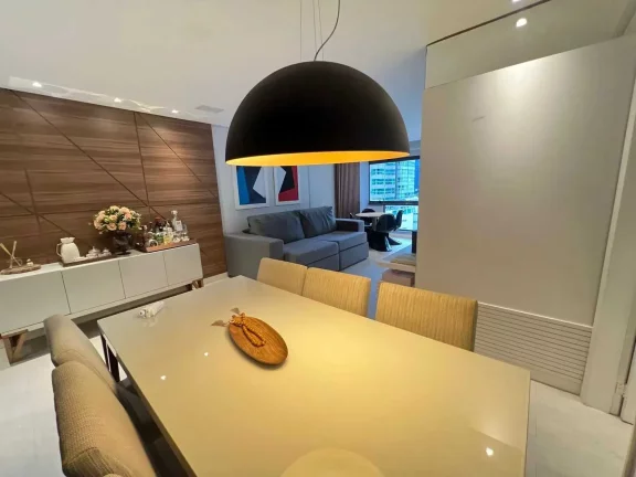 Imagem Apartamento decorado com 3 dormitórios sendo 1 suíte e 1 vaga em Balneário Camboriú