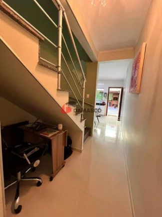 Imagem Sobrado à venda com 3 dormitórios (1 suíte) e 4 vagas de garagem - Bairro Santa Maria, São Caetano do Sul, SP