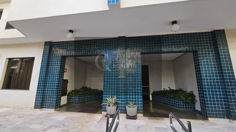 Imagem Amplo Apartamento com Sacada – 142m² e 2 Vagas no Centro