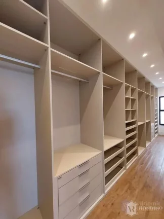 Imagem Casa t?(C)rrea, condomínio Saint Patrick, com 04 suítes, sendo uma máster