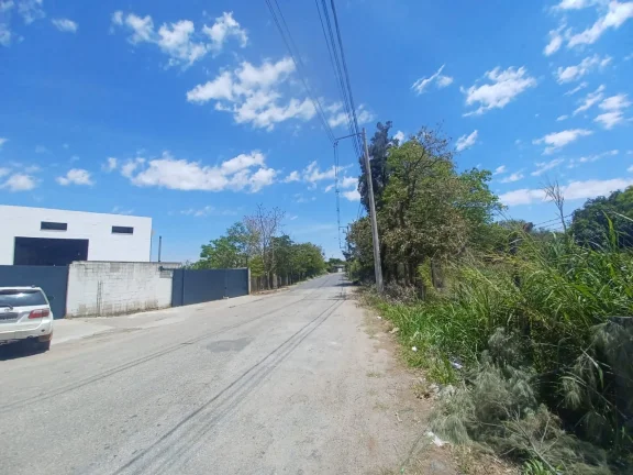 Imagem Belo galpão 800m² com pé direito alto, encostado na Rodovia Raposo Tavares- Sorocaba/SP