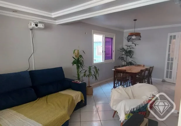 Imagem Casa em condomínio na Tristeza
Não geminada, com 3 dormitórios e pátio lateral

Uma raridade na ...