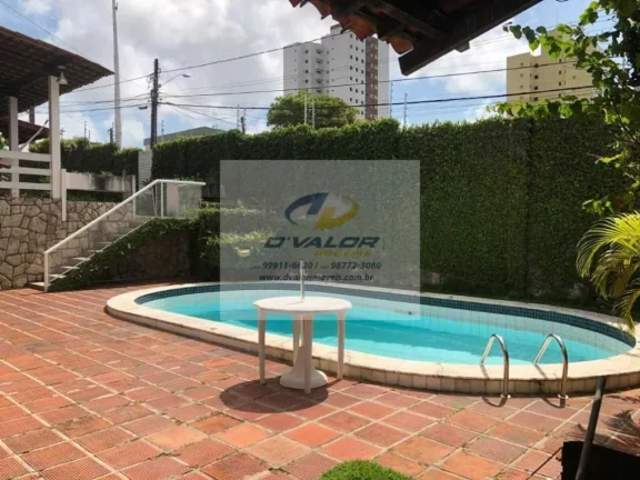 Imagem Vendo Casa de Alto Padrão com 400 m², 4 quartos s/ 2 suítes, escritório, piscina, jardim e 4 vagas