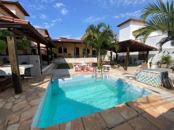 Imagem Casa com 13 quartos, ideal para Pousada e Airbnb lazer com piscina e churrasqueira à venda, 197 m² por R$ 850.000,00 - Rasa - Armação dos Búzios/RJ.