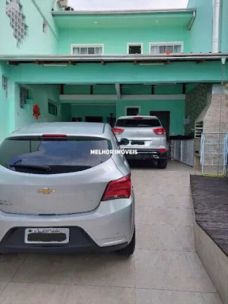Imagem Casa Sobrado à Venda Semi Mobiliada com 02 Suítes Localizada no Centro de Balneário Camboriú - SC
