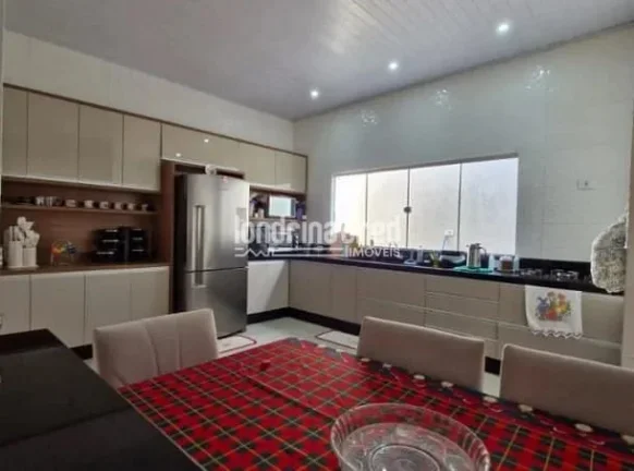 Imagem Casa à Venda em Ibiporã com 3 Quartos, 2 Banheiros, 4 Vagas de Garagem e 186 m² de Área Útil