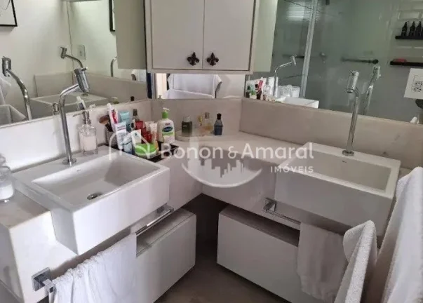 Imagem Com 80m² de área útil, o imóvel conta com dois dormitórios, sendo uma suíte, uma sala espaços...