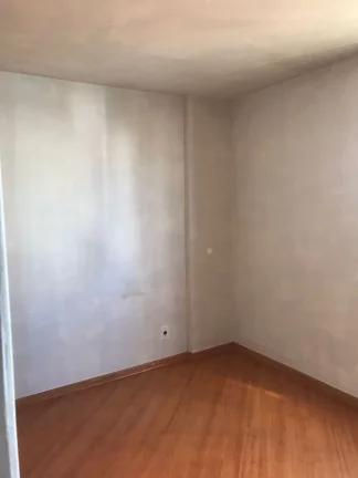 Imagem Ótima localização - Apartamento Andar Alto de 2 dormitórios e 1 vaga de garagem ao Lado da Estação Brás