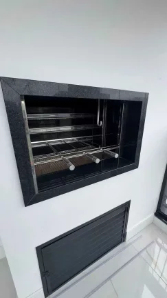 Imagem Apartamento com 3 suítes e 2 vagas de garagem em Meia Praia, Itapema/SC