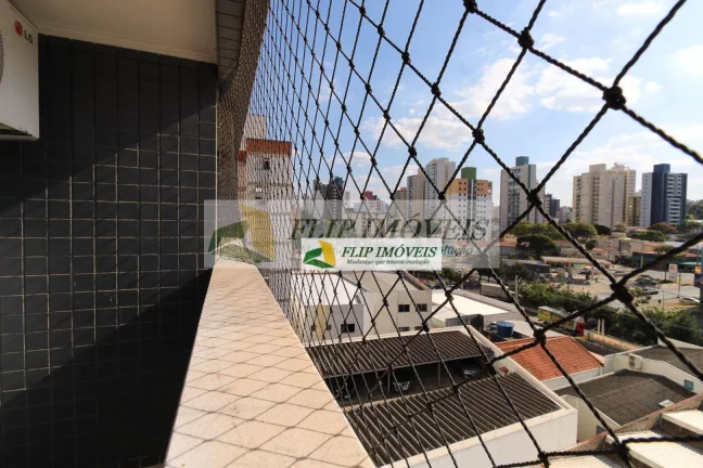 Imagem More em um apartamento com 107 m² com 3 quartos 2 garagens paralelas no miolo Cambuí - Campinas - SP