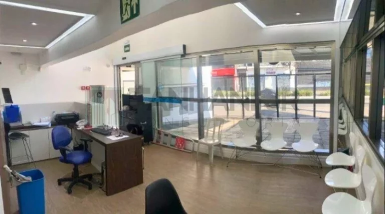 Imagem Casa Comercial de Alto Padrão na Vila Nova Conceição 8 Salas, 8 Banheiros, 15 Vagas São Paulo-SP 1.250 m² de Área
