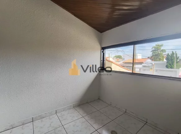 Imagem Descubra o prazer de viver em uma casa que combina elegância, espaço e localização estratégica....