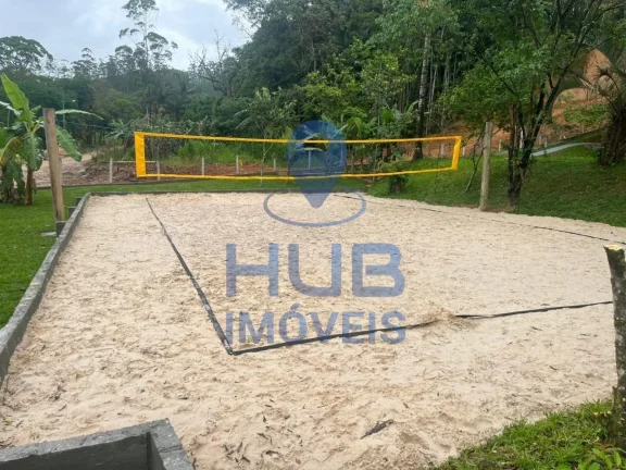 Imagem Com 250m2, Área total de 75.000m2 em Tijucas/SC