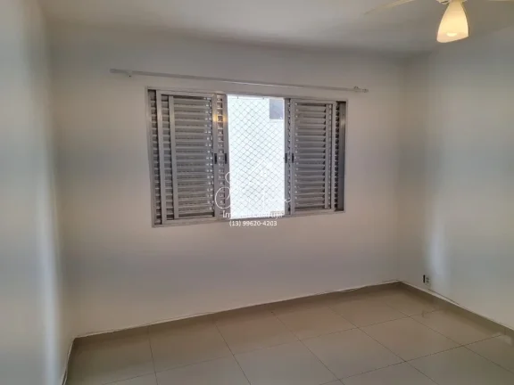 Imagem Imperdível oportunidade, apartamento de 2 quartos sem mobília na rua mais desejada do Guarujá-SP - 65m² - 1 vaga de garagem