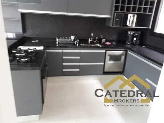 Imagem Sobrado com 300m² de área construída de 3 dormitórios por R$1.600.000,00 em Jundiaí/SP