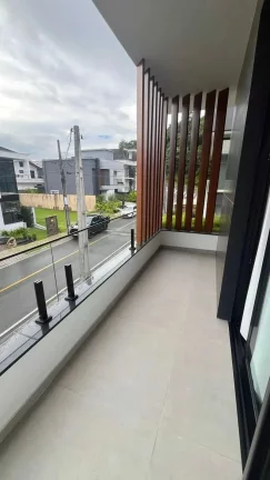 Imagem Casa Alto Padrão com 2 suítes e 2 vagas de garagem - Vila Nova | Joinville/SC