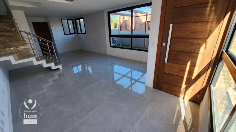 Imagem Sobrado com terraço, 3 quartos sendo 1 suíte à venda por R$ 830.000 - Tingui - Curitiba/PR