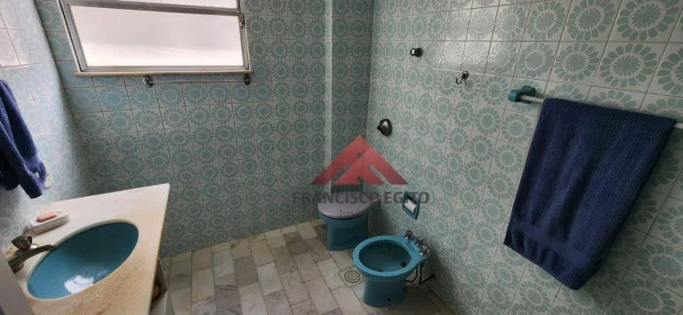 Imagem Apartamento com sala 03 quartoa e dependencia completa,vaga de garagem,em otima localização no Ingá,proximo a todo comércio, colégios e faculdades,co