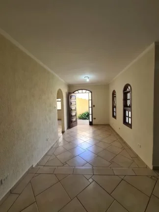 Imagem Casa para Venda em Atibaia, Jardim Paulista, 3 dormitórios, 1 suíte, 1 banheiro, 3 vagas