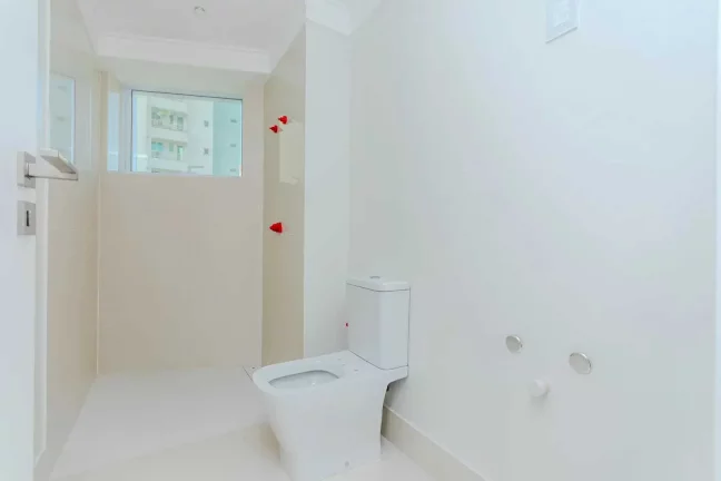 Imagem Apartamento com 3 suítes e 3 vagas de garagem em Balneário Camboriú