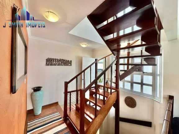 Imagem Casa impecável, lareira, churrasqueira, bar, home office. 3 Dorms (1 suíte)