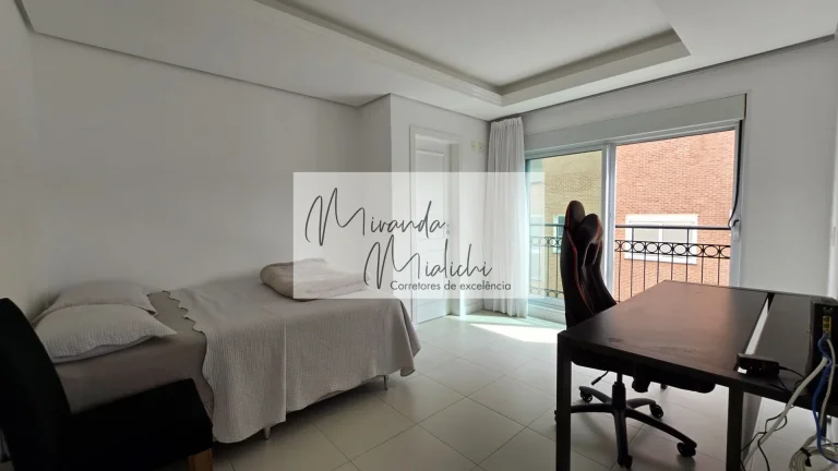 Imagem Cobertura Duplex para alugar em Canasvieiras com 3 quartos, sendo 3 suítes, 175m²