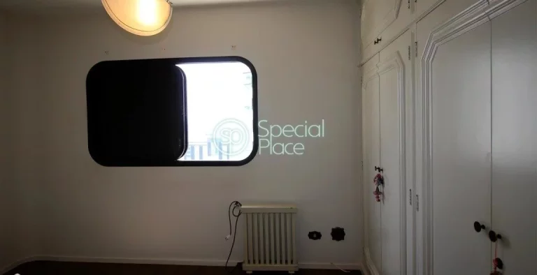 Imagem Amplo apartamento à venda com 4 quartos, sendo 2 suítes, e 4 banheiros no total. Este apartamento ...