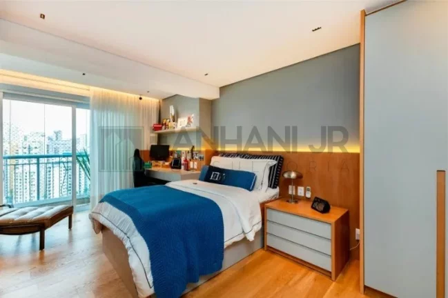 Imagem Luxuosa cobertura de 4 quartos na Vila Nova Conceição, São Paulo-SP: 4 suítes, 5 salas, 6 banheiros, 432m² de área.