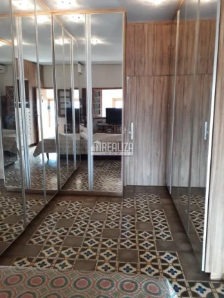 Imagem Casa com apartamento conjugado 5 dormitórios no Parque das Américas, em Uberaba