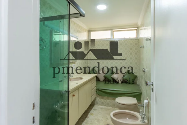 Imagem Apartamento em Higienópolis com 158m², 4 quartos (1 suíte) e 2 vagas.
