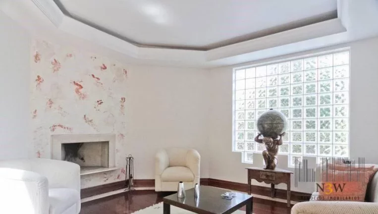 Imagem Casa à venda no City América São Paulo SP com 5 suítes, 8 banheiros e amplo quintal.
