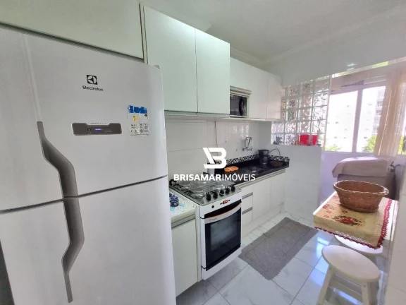 Imagem PITANGUEIRAS- NA SEGUNDA QUADRA DA PRAIA , GARAGEM DEMARCADA NO PRÉDIO.