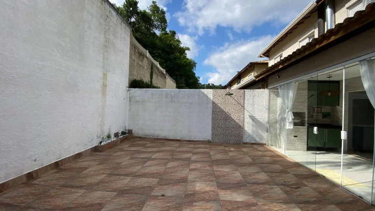 Imagem Casa 3 Quartos a venda na Granja Viana.